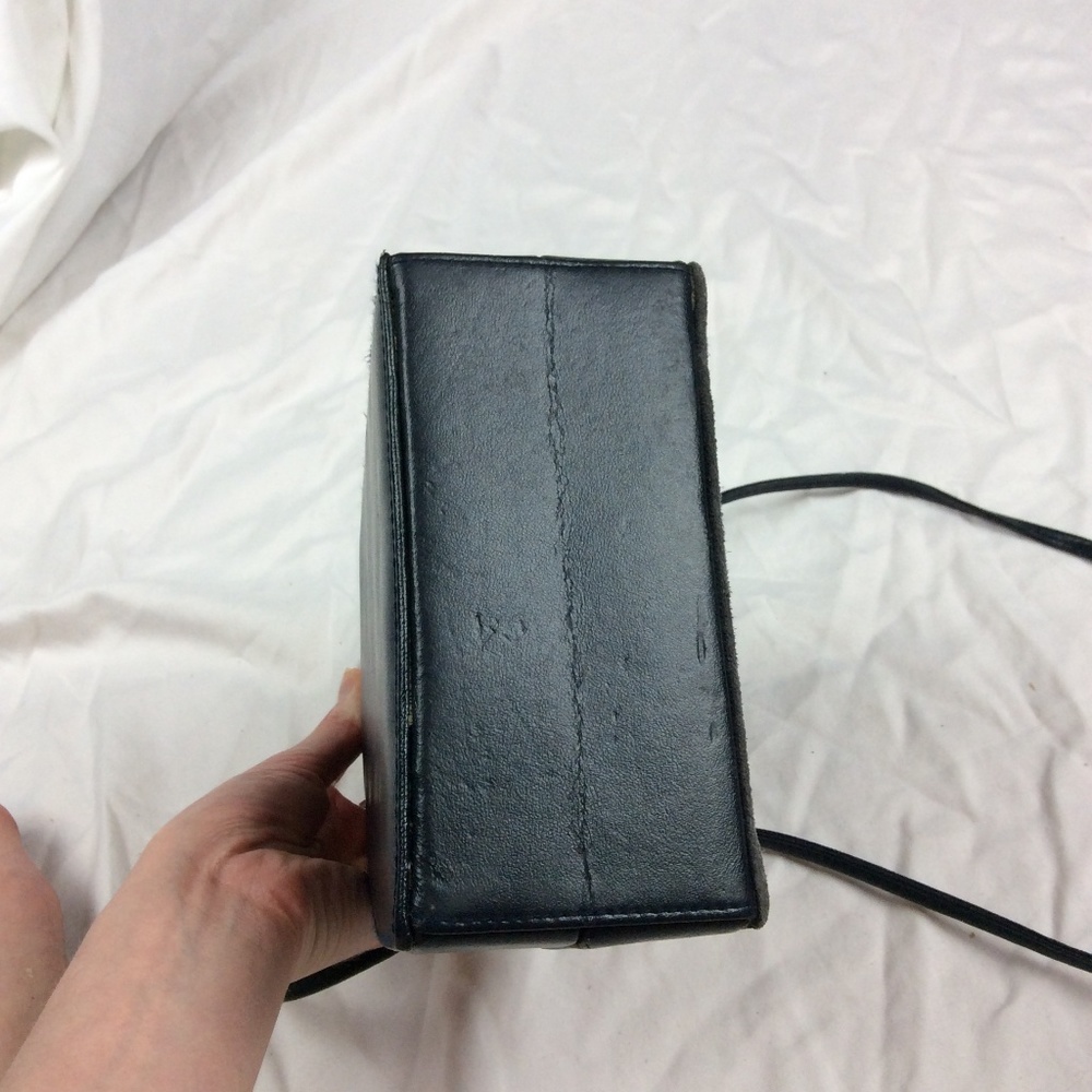 Structured Leather Gold Hinged Hard Case Purse - image 6